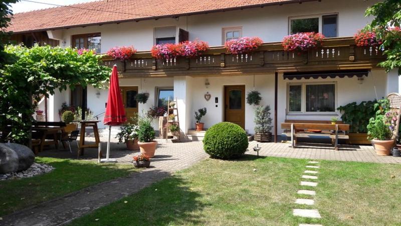 Pension Zum Krug, Messe Muenchen Hergolding Exterior photo