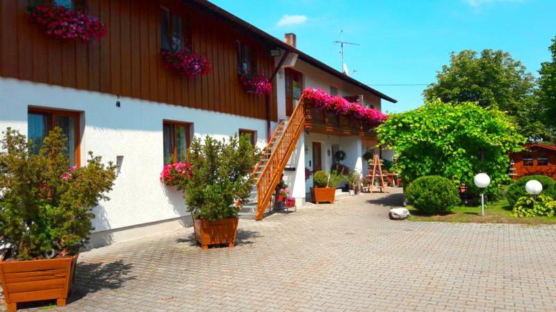 Pension Zum Krug, Messe Muenchen Hergolding Exterior photo